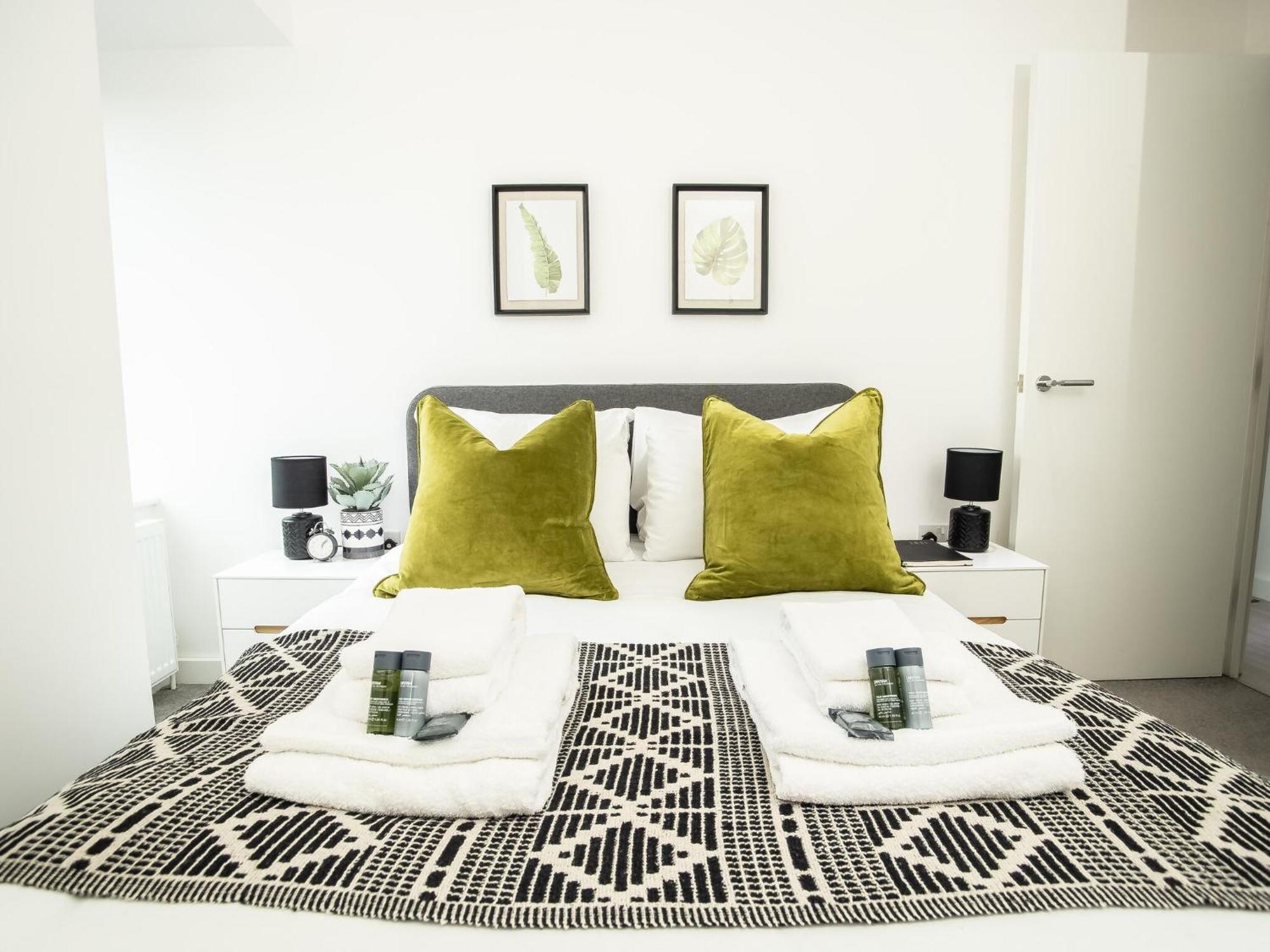 Pembroke House Apartments Exeter For Families Business Relocation Free Parking Exterior foto