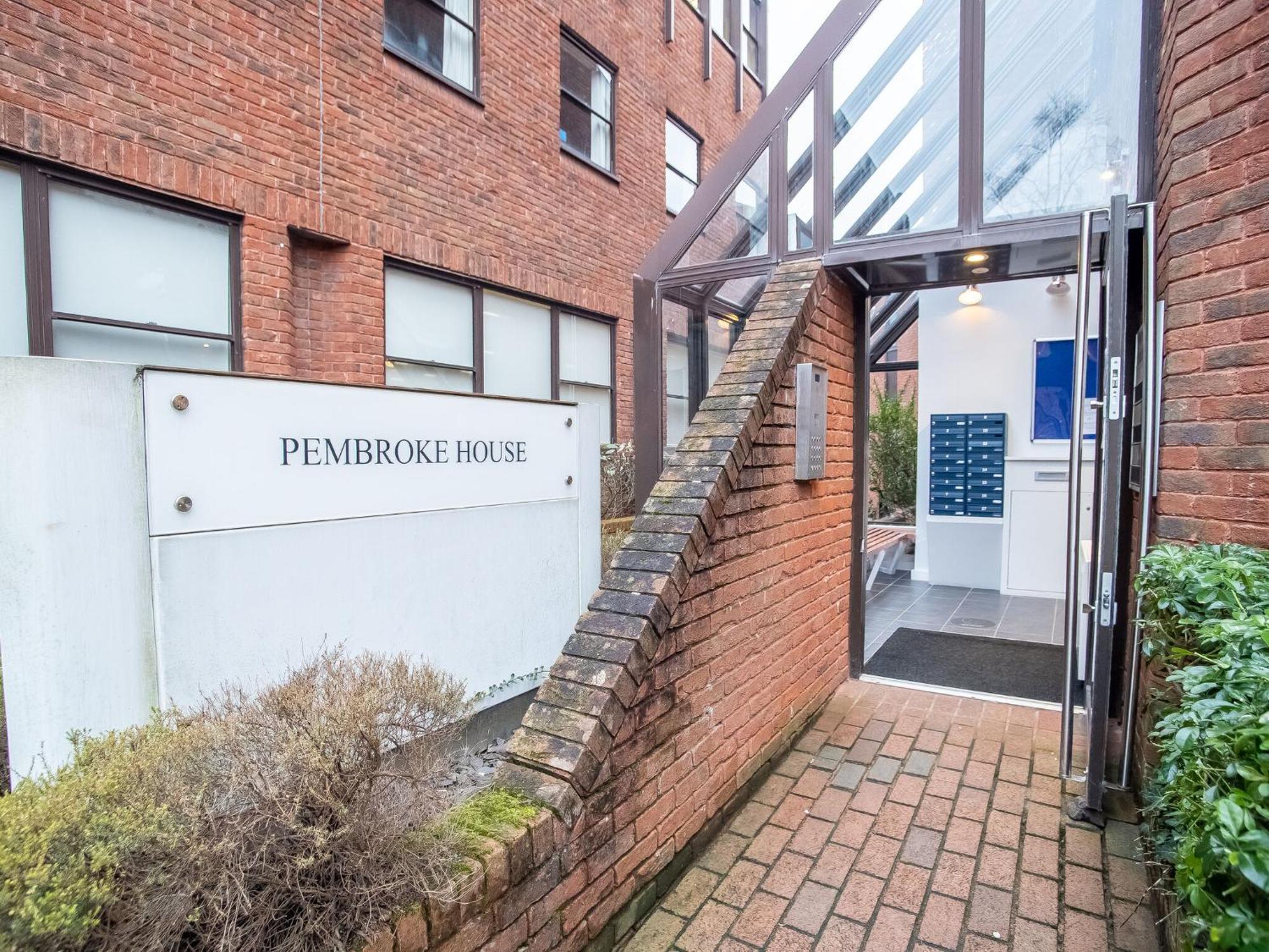 Pembroke House Apartments Exeter For Families Business Relocation Free Parking Exterior foto